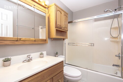 Building Photo - 2021 E 151st Terrace
