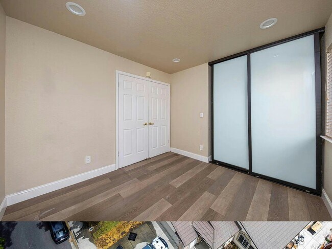 Building Photo - 270 Camelot Dr