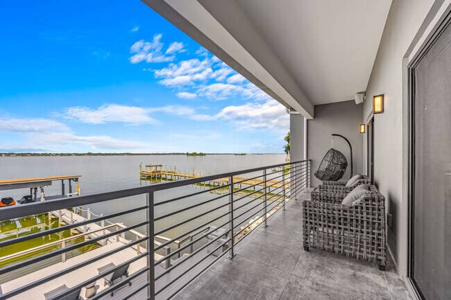 Building Photo - 2175 S Tropical Trail