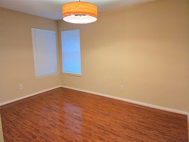 Building Photo - 3106 Timber View Ct