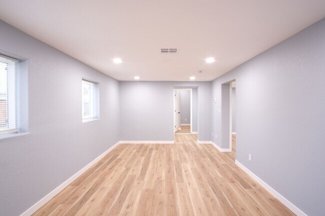 Building Photo - Perfect multi-family property! A 3-bed, 2-bath home for $2,300, plus a separate NEVER LIVED IN in...