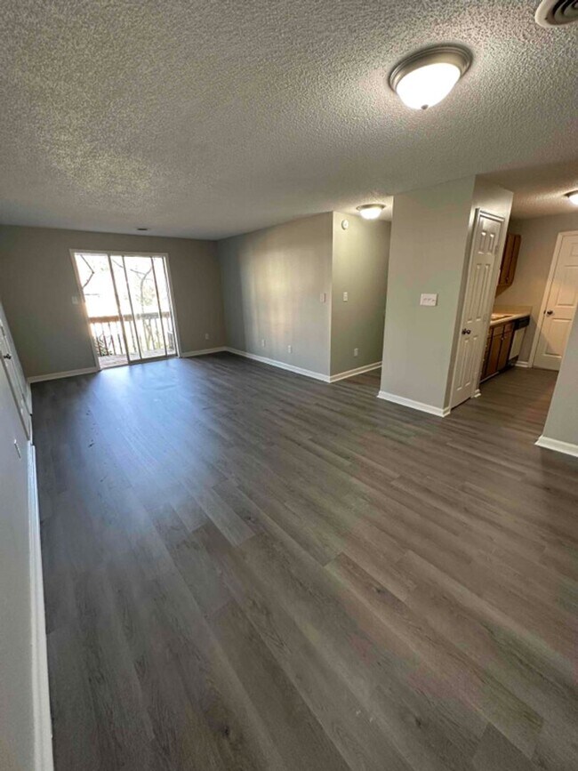 Building Photo - Creekview Apartments