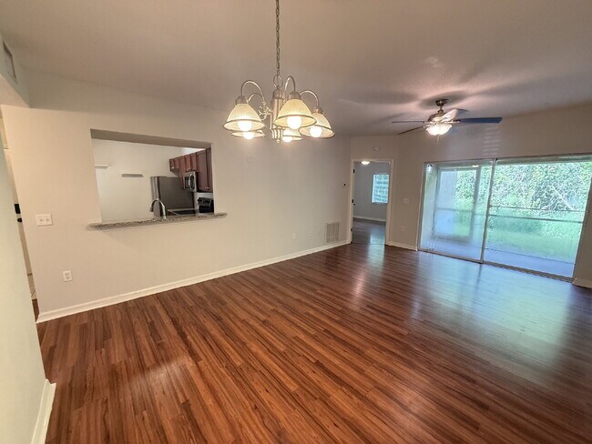 Building Photo - FIRST-FLOOR 3 BEDROOM CONDO IN VILLAGES OF BLOOMINGDALE!