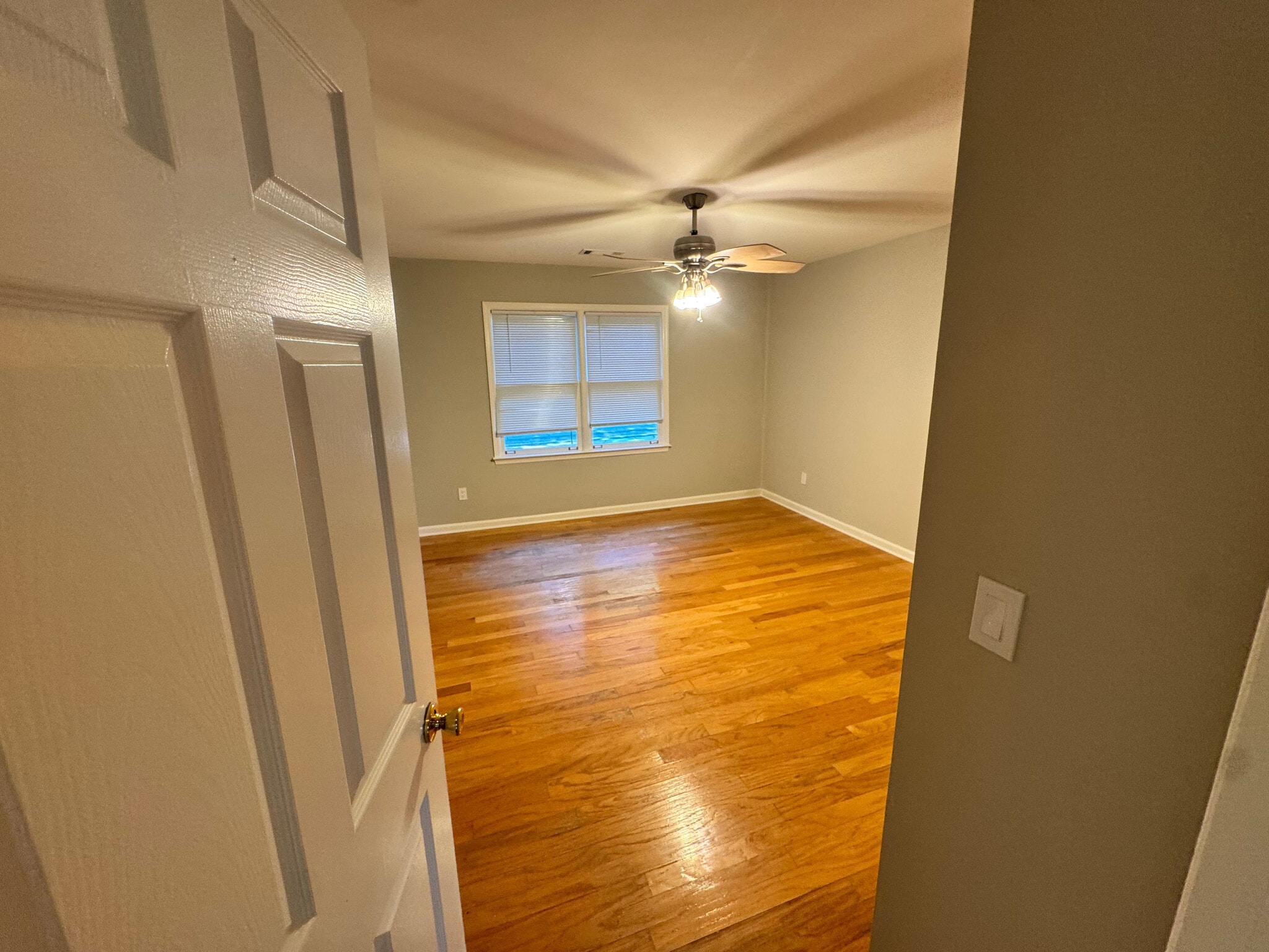 Building Photo - Room in Townhome on Cooper Lake Dr SE