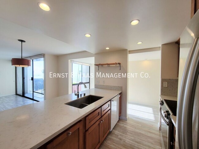 Building Photo - 2601 E Ocean Blvd