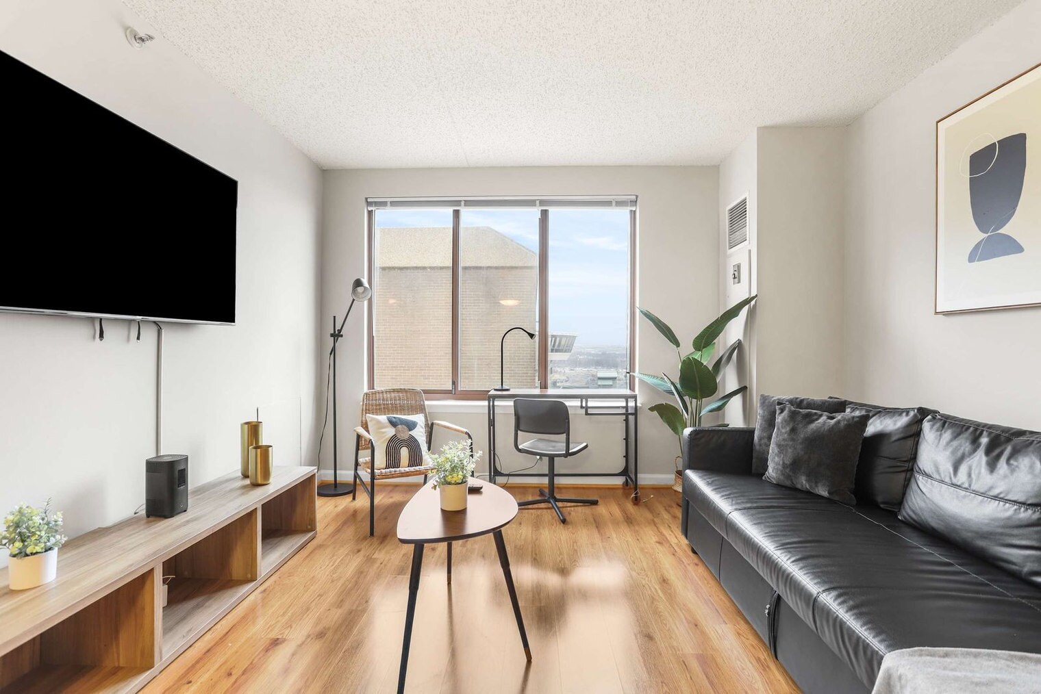 Building Photo - 401 12th St S