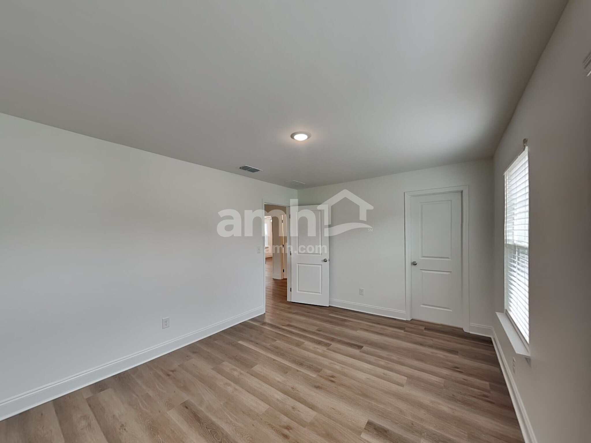 Building Photo - 304 Sharpe Ct