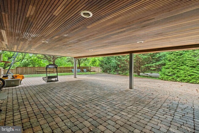 Building Photo - 7713 Arrowood Ct