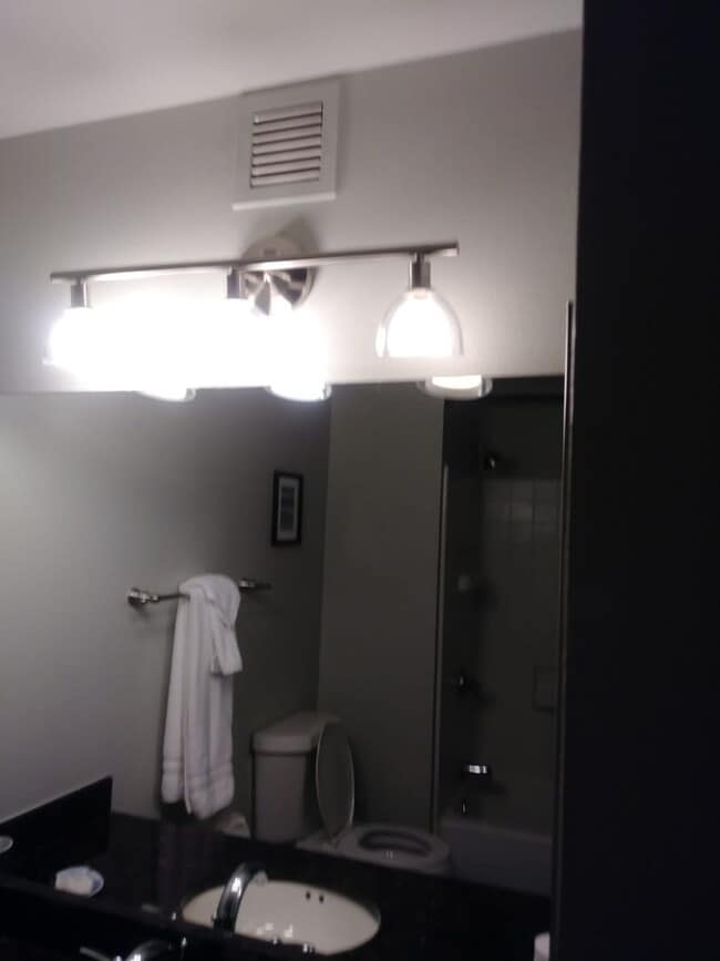 Building Photo - CH-Midland Lofts