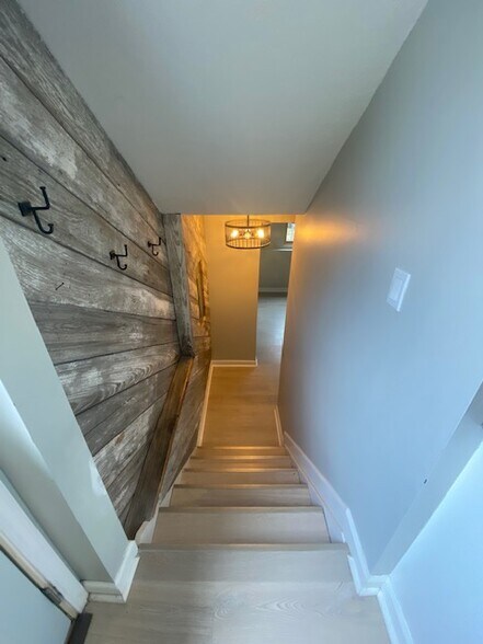 Downstairs/Hallway - 4589 Glenhaven Dr