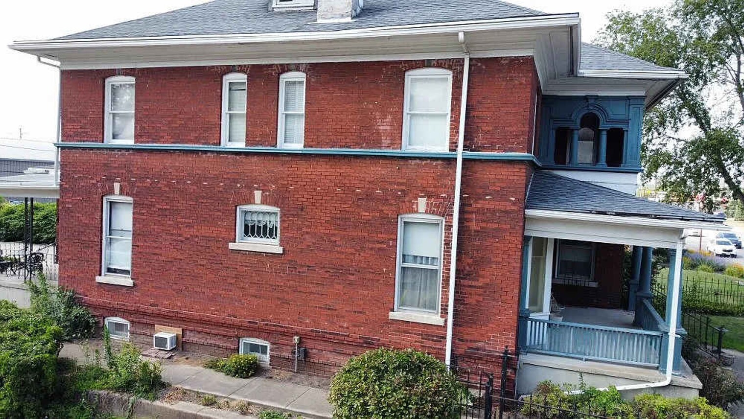 Building Photo - 420 N Gilbert St