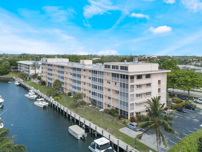 Building Photo - 750 NE Spanish River Blvd