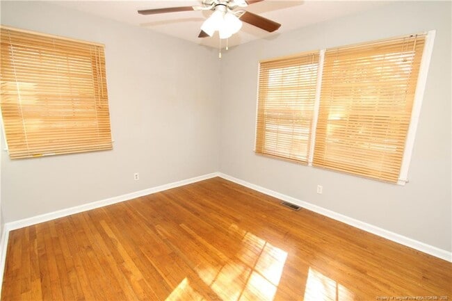 Building Photo - 819 James St