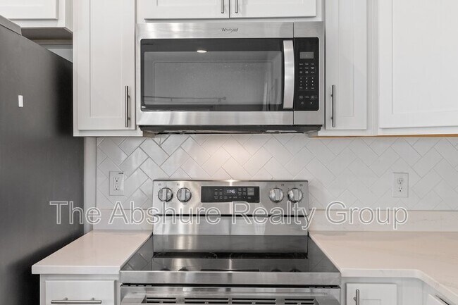 Building Photo - 404 Avery Glenn Way