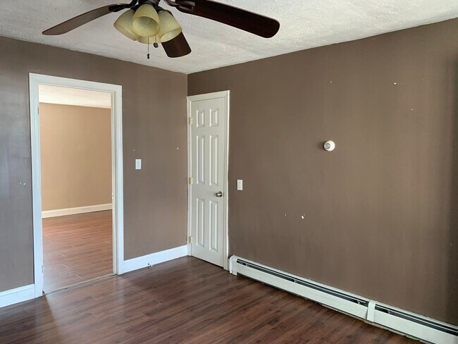 Building Photo - 934 County St