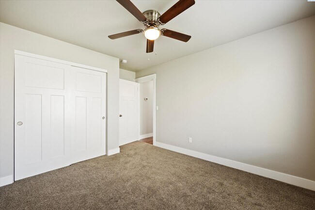 Building Photo - 4 BED HOME FOR RENT IN BENTON CITY MOVE-IN...