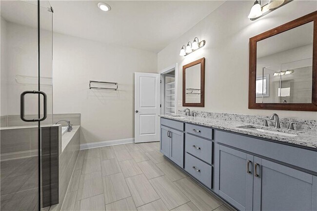 Building Photo - 3475 Benedict Pl