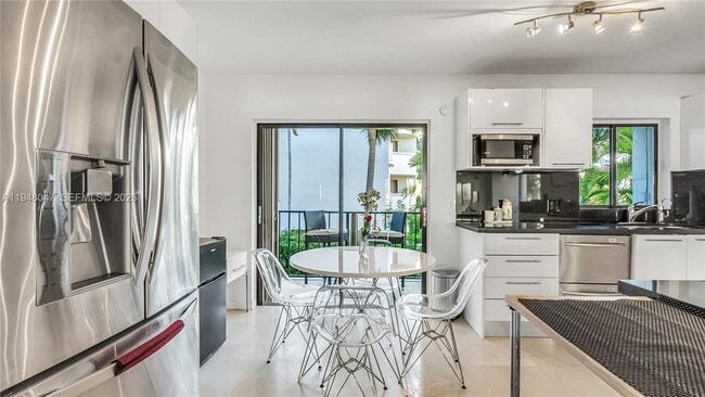 Building Photo - 10090 Bay Harbor Terrace