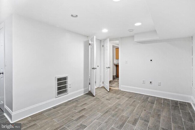 Building Photo - 1305 Spruce St