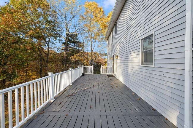 Building Photo - 42 Rollingwood Dr