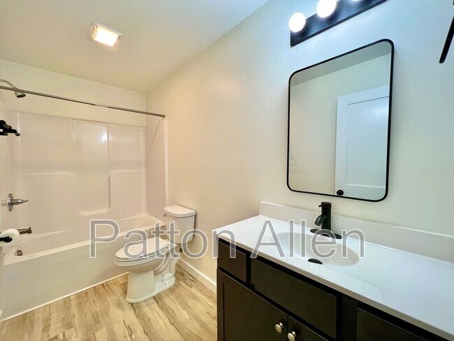 Building Photo - 121 Justus Acrs Dr