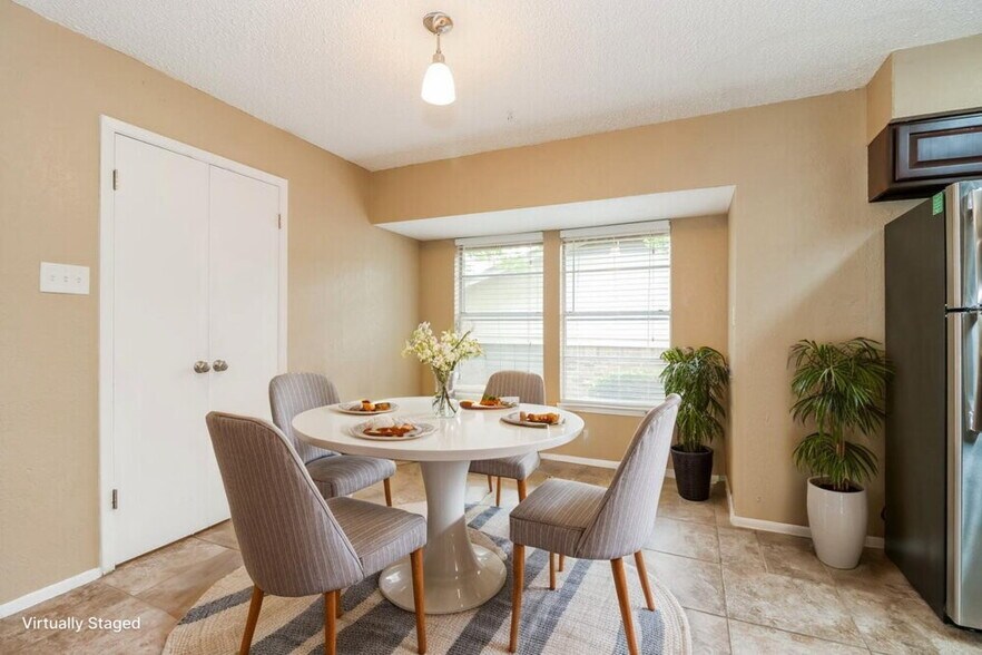 Building Photo - 7609 Ripple Creek Ct