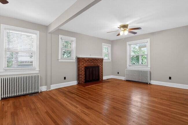Building Photo - 4-bedroom, 2.5-bath home located in Upper Marlboro