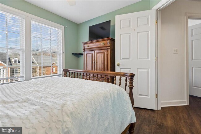 Building Photo - 10823 Wadsworth Rd