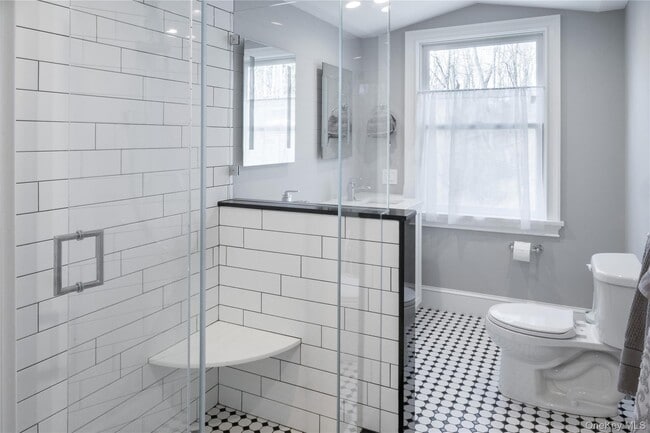 Building Photo - 1 Hennessey Ln