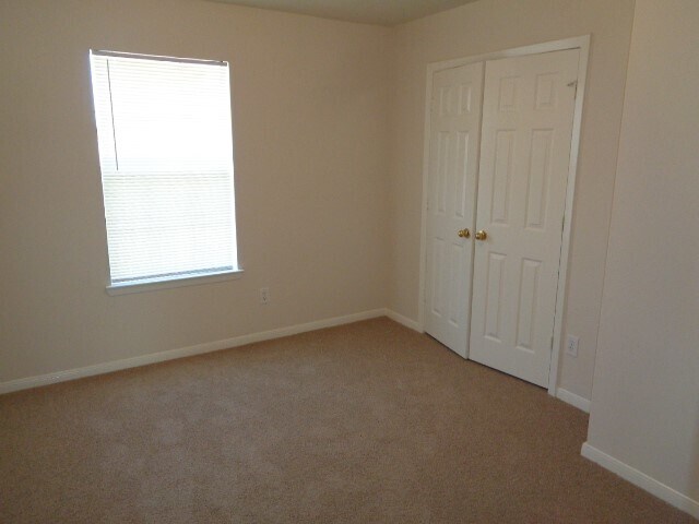 Building Photo - 6440 Mountain Pines Ln