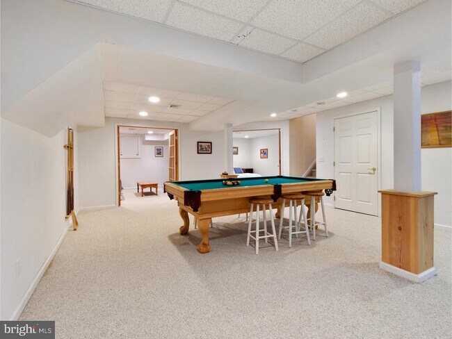 Building Photo - 27 Bodine Dr