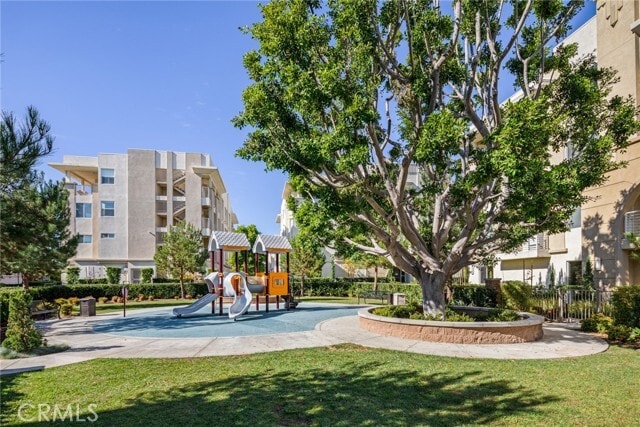 Building Photo - 5544 Palm Dr
