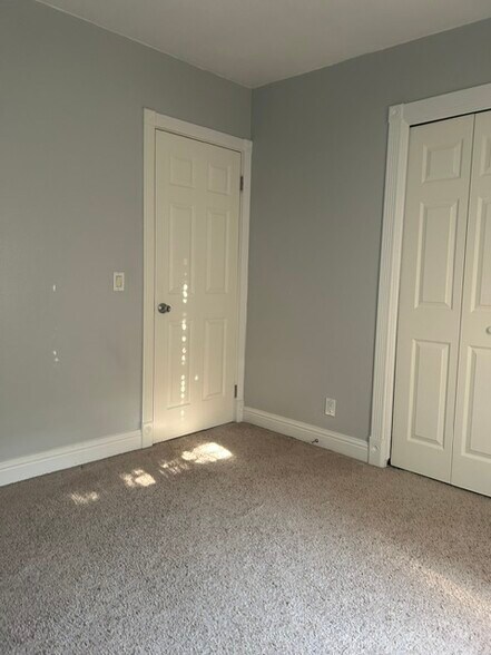 Building Photo - 1411 W 400 S
