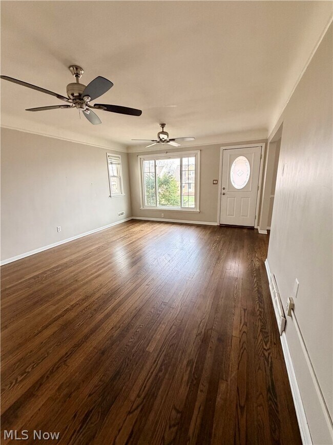 Building Photo - 3023 Torrington Ave