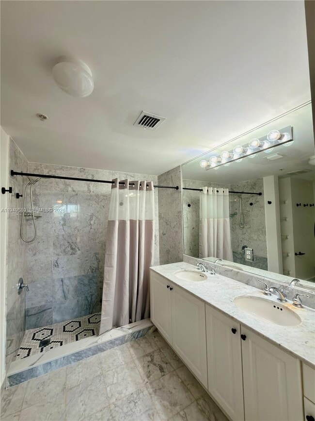 Building Photo - 2501 SW 37th Ave