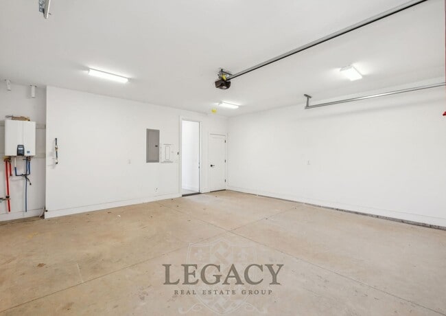 Building Photo - 1019 12th Ave N