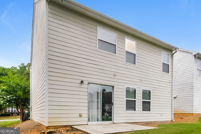 Building Photo - 9494 Lakeview Rd