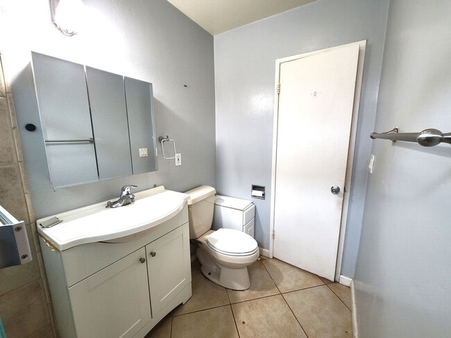 Building Photo - 424-26 Delaware st