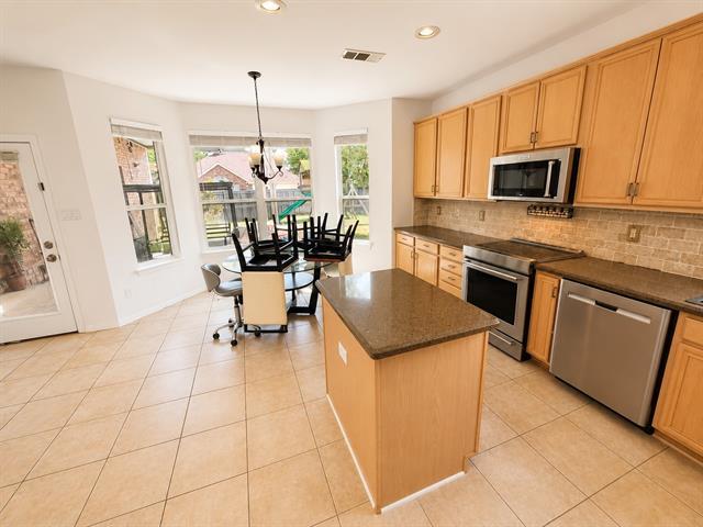 Building Photo - 1818 Lake Texoma Cir