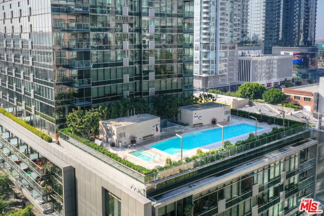 Building Photo - 1155 S Grand Ave