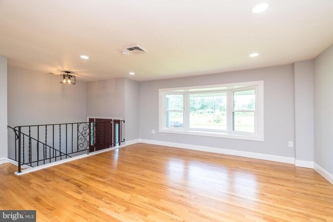 Building Photo - 402 Layfield Rd
