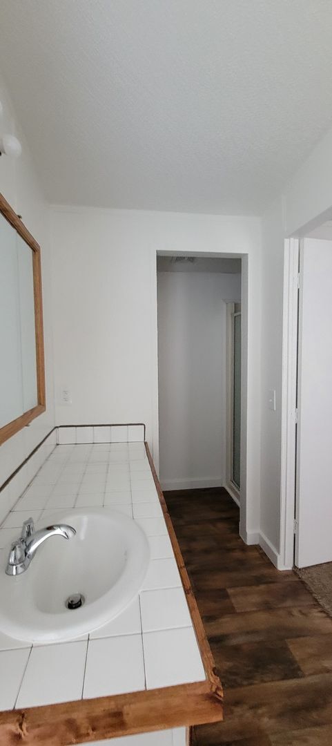 Building Photo - Ready to Move in