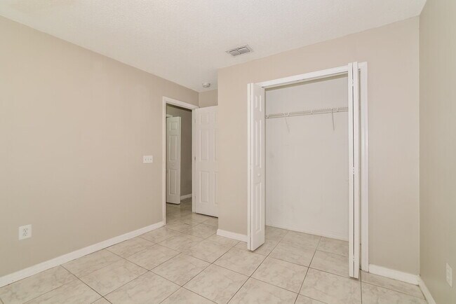 Building Photo - 417 Delicata Dr