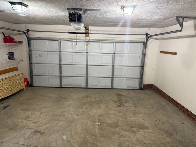 Building Photo - 106 Thorton Dr