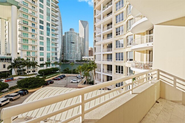 Building Photo - 888 Brickell Key Dr