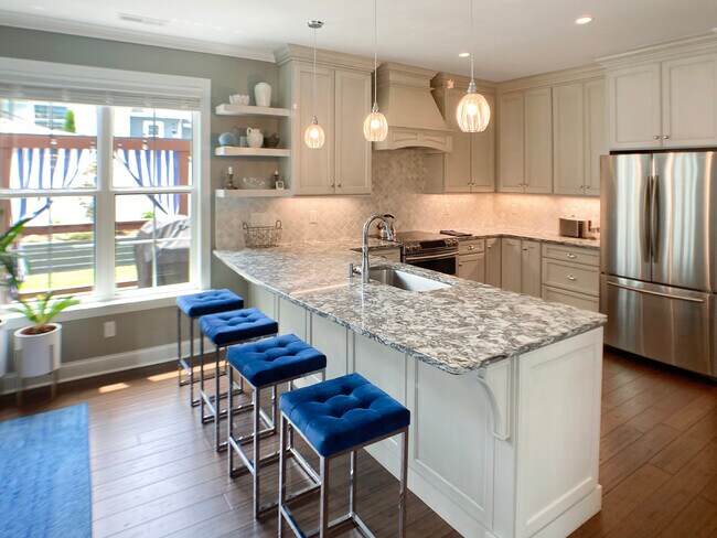 Building Photo - 1612 Auburndale Ave