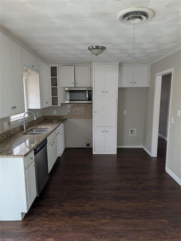 Building Photo - 336 SW Dian St