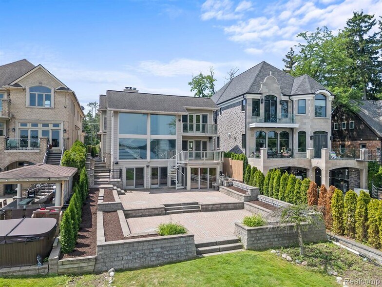 Building Photo - 2380 Walnut Lake Rd