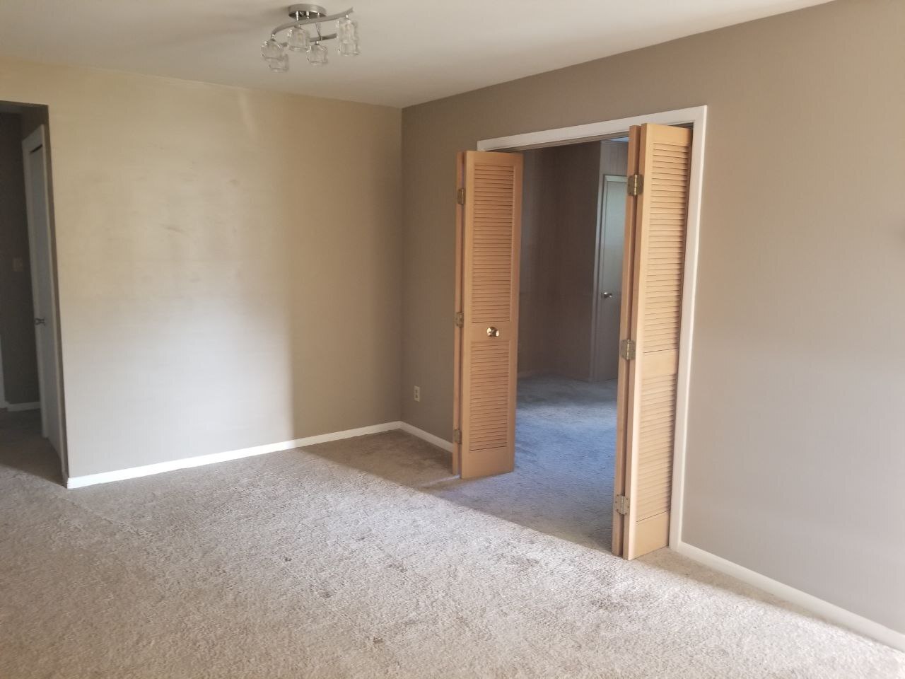 Bedroom 3/Office - 2945 Warrensville Center Rd