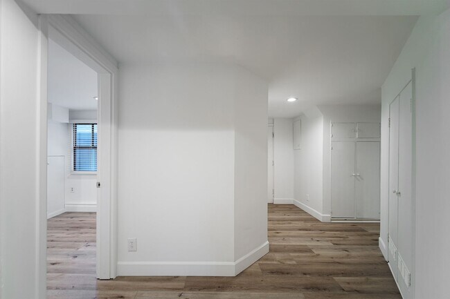 Building Photo - Hamilton House